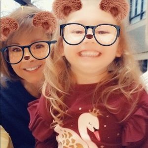 Meet your Posher, Crystal